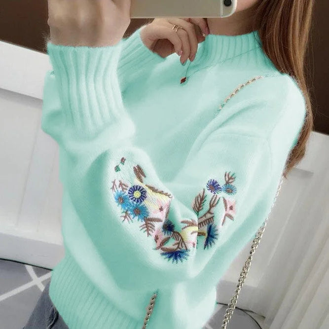 Thick knit cashmere sweater with floral embroidery